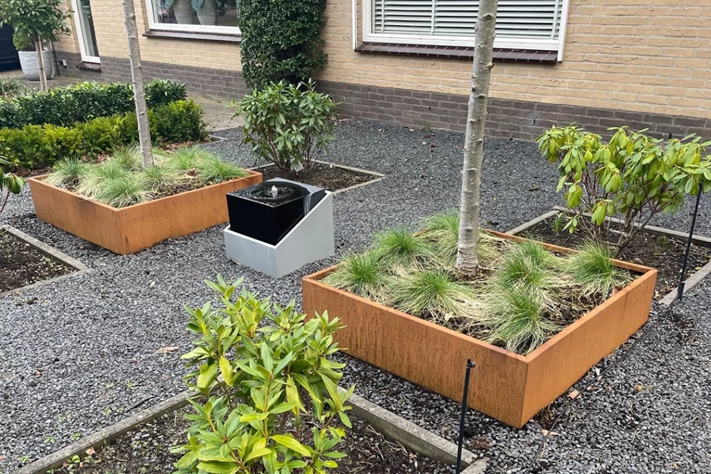 cortenstaal tuin bloembakken