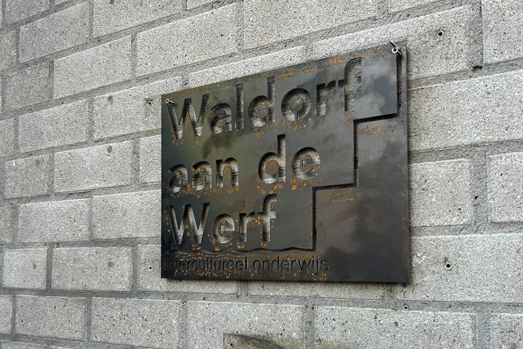 Cortenstaal bord ingang