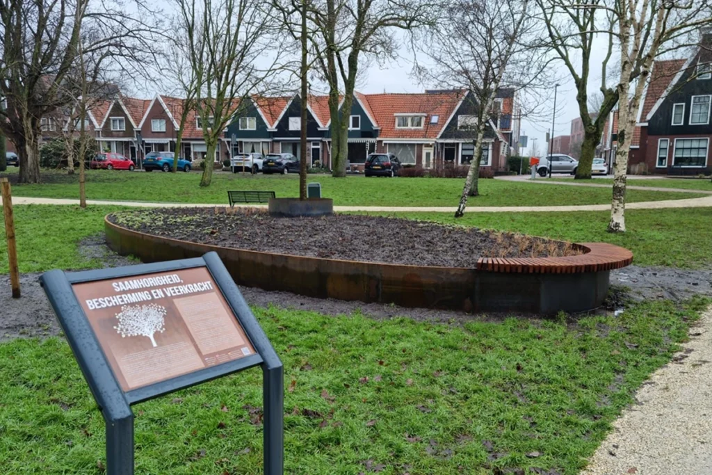 Cortenstaal boomeiland volendam